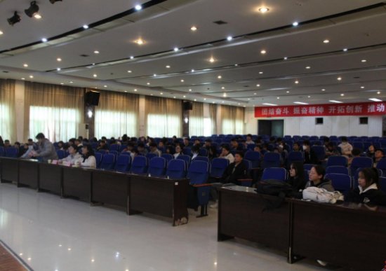 陕西能源职业技术学院组织师生开展清明祭英烈系列活动
