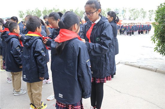 高新区南流小学庆祝中国少年先锋队第71个建队日活动