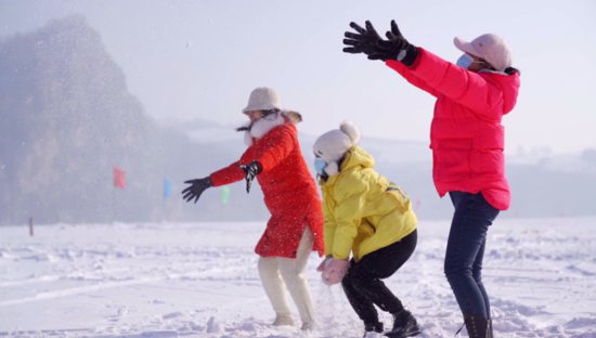 吉林新观察·长白天下雪丨松花江畔看“热”起来的靖宇冰雪