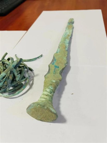 男子路边花5600元买到战国<em>青铜剑</em>，收藏一年多后捐给博物馆获...
