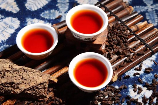 春节吃太油腻 喝4种茶去油解腻