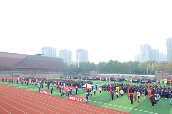 重庆市第一实验中学校被教育部评为全国青少年校园足球特色学校