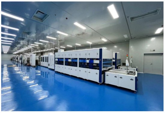 新疆年产2.35吉瓦异质结光伏电池及2吉瓦组件生产线项目首条生产...