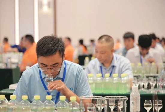 “习酒杯”贵州省第六届白酒行业职工职业技能大赛开赛