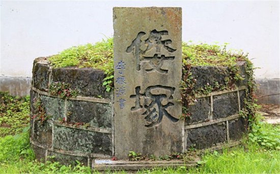永久跪在中国的4个日军<em>雕像</em>，日本多次要求拆除，中国：3个条件