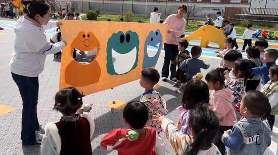 河北滦州市第五<em>幼儿园</em>：自制玩教具 增强教学趣味性