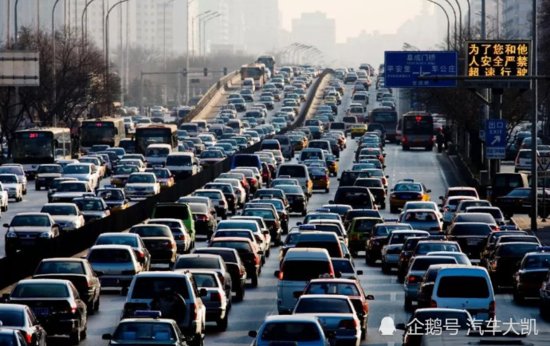 龟速启动，高速公路缓缓颠簸……用<em>慢动作</em>破坏着中国的交通！