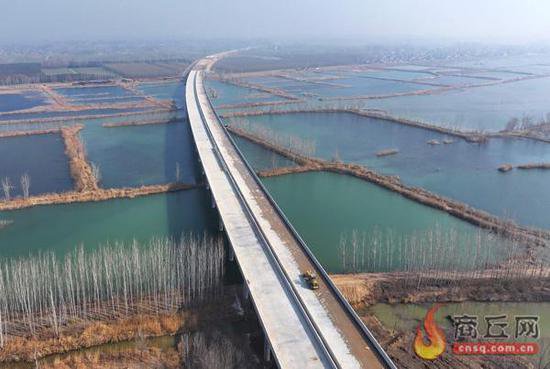 <em>阳新高速（民权段</em>）黄河故道特大桥桥面主体基础完工