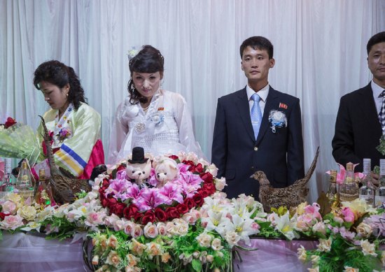 美摄影师镜头下的朝鲜<em>婚礼</em>:传统与现代融合
