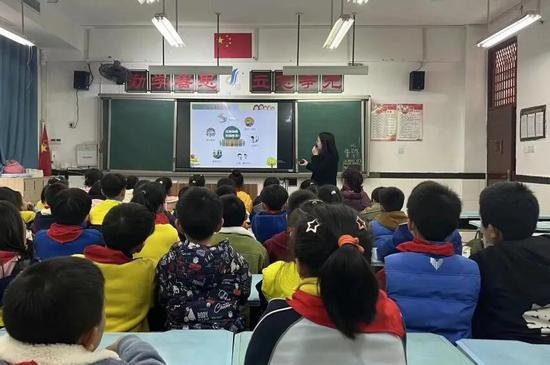 渝北区东和春天实验学校开展主题安全教育
