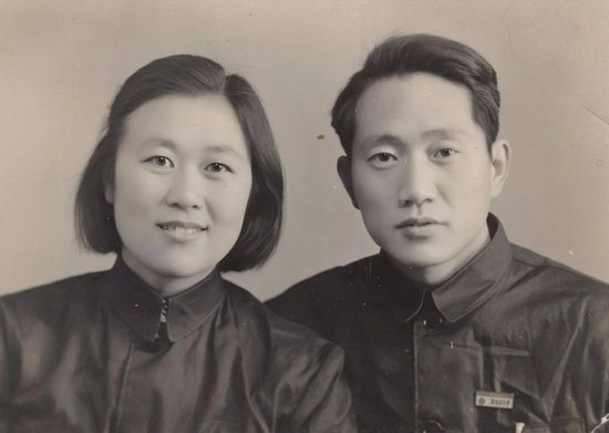 老知青为爱坚守陕北45年，终生无儿无女，靠老婆的三个侄子养老