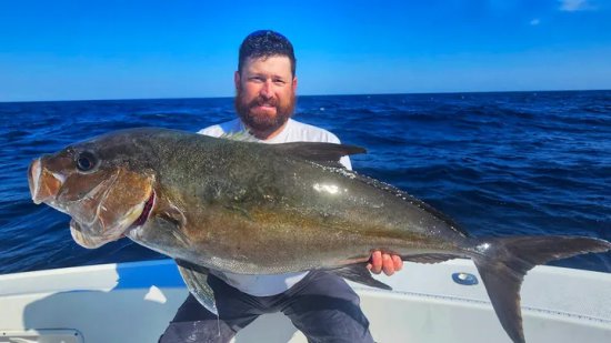 美国男子钓上24斤长鳍鰤 创北卡罗来纳州新钓鱼纪录