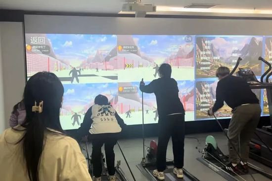 在教室里爬山滑雪！全国首个“数字体育”课程正式亮相