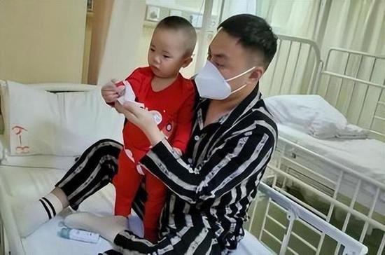 黑龙江夫妻借22万做试管生下双胞胎，没想到仅过了一年悲剧降临