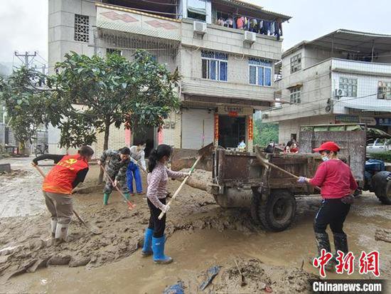 粤北始兴洪水退去 有序进行灾后恢复重建工作