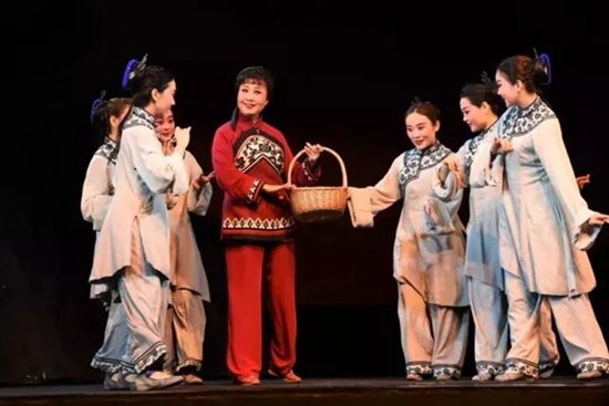 大型京剧现代戏《党的女儿》将在汉展演