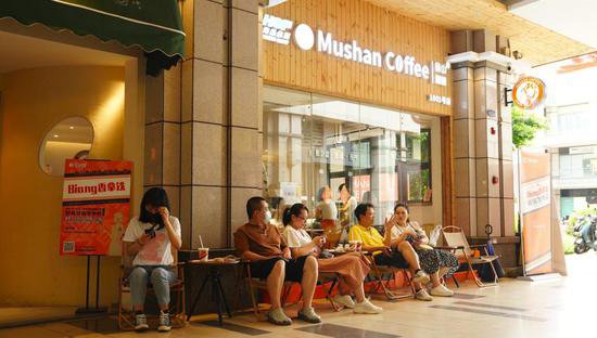 人均咖啡馆数量超<em>上海</em>，看“海南本土风味”<em>如何</em>出圈→