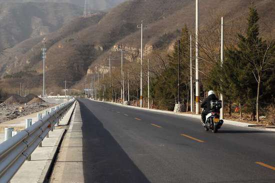 北京昌平：公路灾后重建完成过半，全力保障群众温暖过冬