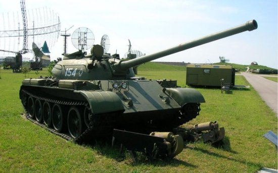 俄军封存坦克开始装车，<em>源源不断</em>运往前线，俄军或有大动作