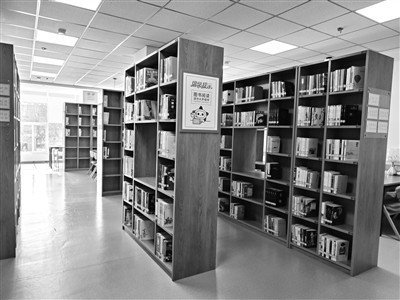 “体彩+渭南书苑”实体店为居民提供了优雅安静的读书环境。...
