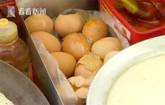 视频｜煎饼店遭贼千元零钱被偷，连火腿<em>鸡蛋</em>都没放过