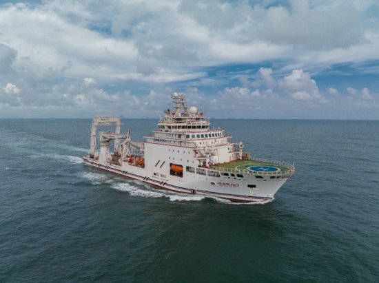 中国海上专业救捞力量再添新旗舰 “南海救103”轮正式投入使用