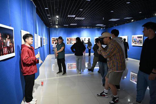 第三届宁夏青年摄影展在银川开幕