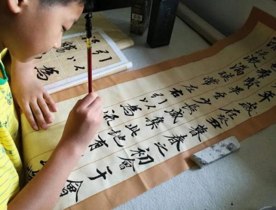 湖北书法神童，13岁能写<em>漂亮</em>行书，《兰亭序》写出艺术美！