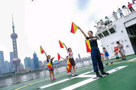 中国首位远洋公务船女船长詹春珮：<em>逐梦</em>深蓝 十年磨一“舰”