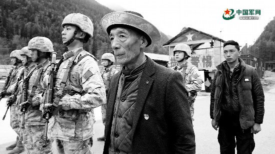 四十多年来老兵与<em>两个儿子</em>接力担任西藏军区某边防连向导