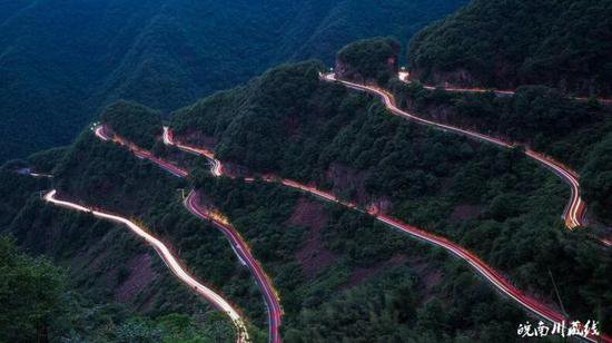 安徽泾县：大山里的“幸福路”