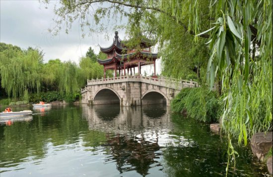 上海不要门票的景点，内藏西湖，还有个<em>儿童乐园</em>适合避暑