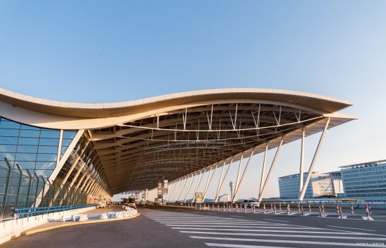 上海虹桥机场停车<em>一天多少钱</em>？虹桥机场停车场收费标准2021