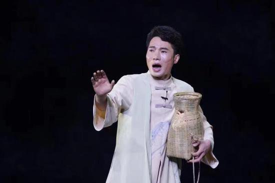 <em>柳琴戏</em>《渔歌》在睢宁剧场成功演出 为观众带来别样的视听盛宴