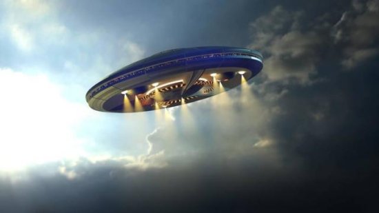巴西UFO报告首见天日，警方在天降发光物后，驾车追逐不明生物