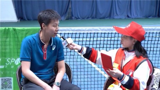 中国网小记者五一采访北京思瑞伦<em>网球俱乐部</em>教练