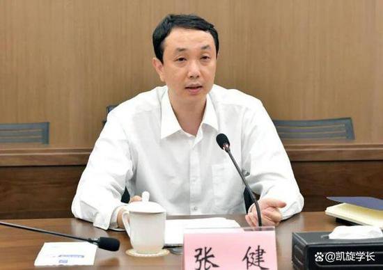 45岁的张健是浙江最年轻<em>的市长</em>，个人履历曝光，毕业院校不<em>一般</em>