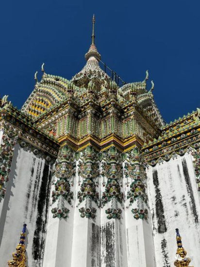 也许是中国的剪瓷雕工艺- 记曼谷卧佛寺