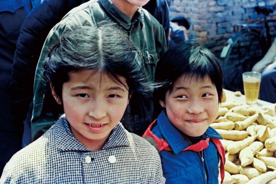 “寻人启事”：老照片里的八十年代中国小朋友，你<em>现在在哪</em>？