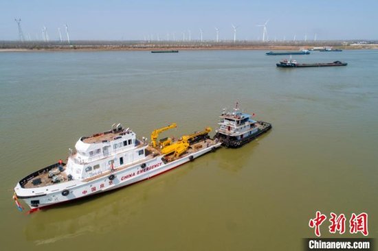 中国首艘<em>大型</em>水上应急救援工程船在江西<em>九江</em>建成下水