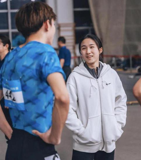 100米11秒32！15岁中国<em>女孩</em>亚青赛夺冠 创今年亚洲最好成绩