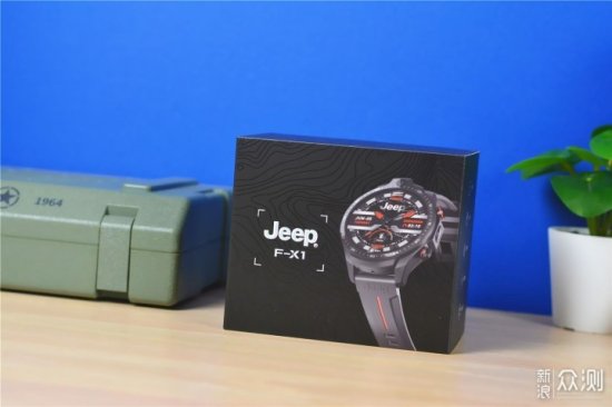 Jeep推出4G通话智能手表：能玩<em>安卓游戏</em>？