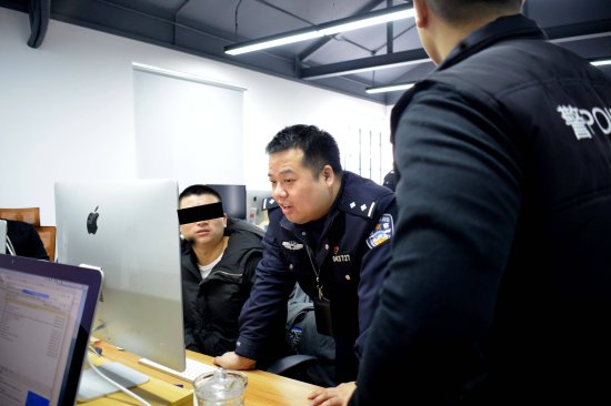 以虚假开盲盒、低价抢和街景服务骗取钱财，上海警方成功侦破一...