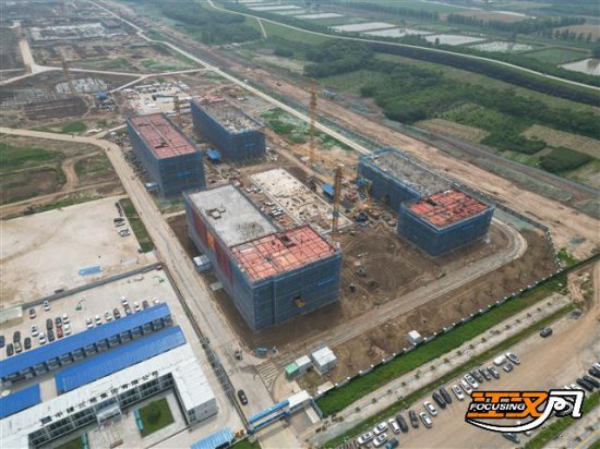 <em>荆州</em>理工职业学院整体搬迁项目两栋宿舍楼封顶