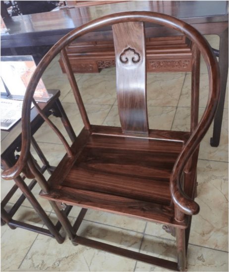 <em>红木</em>圈椅的古朴典雅的造型风格，结合了<em>明式红木</em>文化的简洁流畅