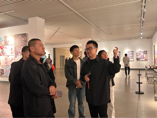 第二届新疆文化艺术节美术系列展览开幕