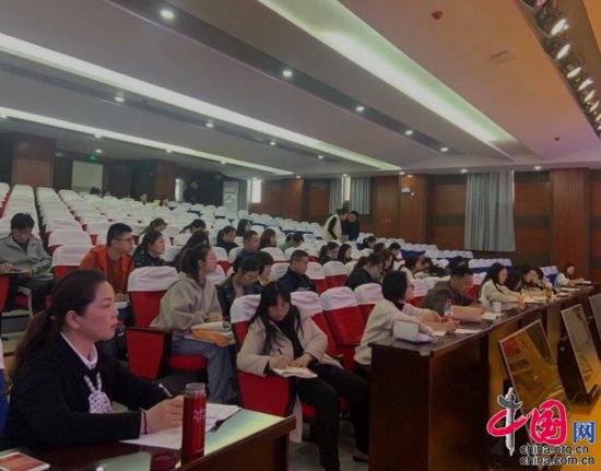 重庆高新区<em>初三语文</em>复习研讨活动在重庆大学城第四中学举行
