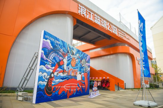 武汉地铁首个体育场馆正式开放