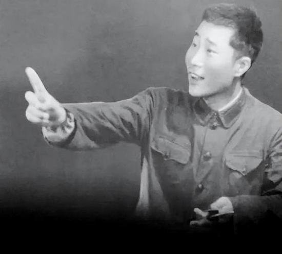 1980年李雪健为全国政协演出，王光美接见他时，拒绝握手转身就...