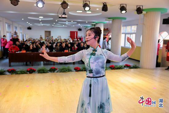襄阳樊城区举行幼儿园青年教师才艺展示活动
